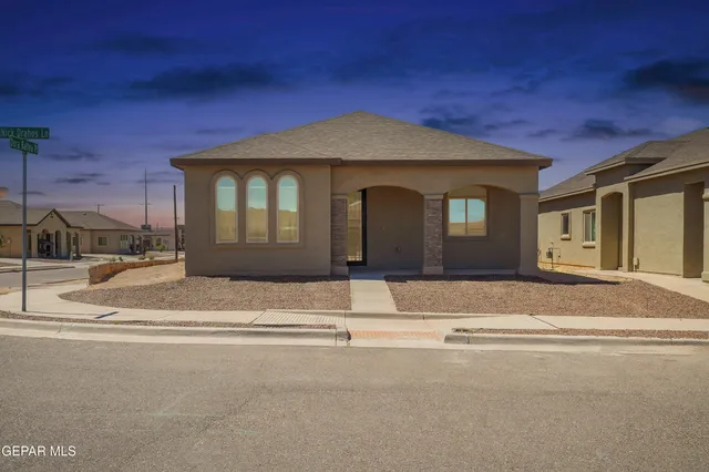 $289,950 | 14372 Nick Drahos Lane, Horizon City, TX 79928