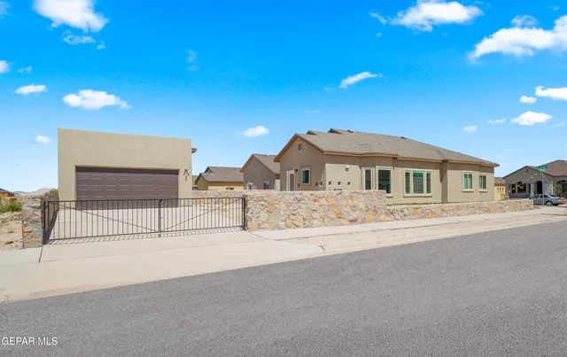 $289,950 | 14372 Nick Drahos Lane, Horizon City, TX 79928