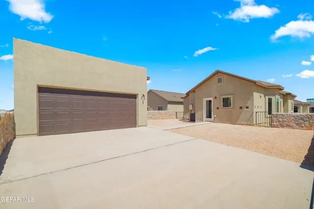 $289,950 | 14372 Nick Drahos Lane, Horizon City, TX 79928