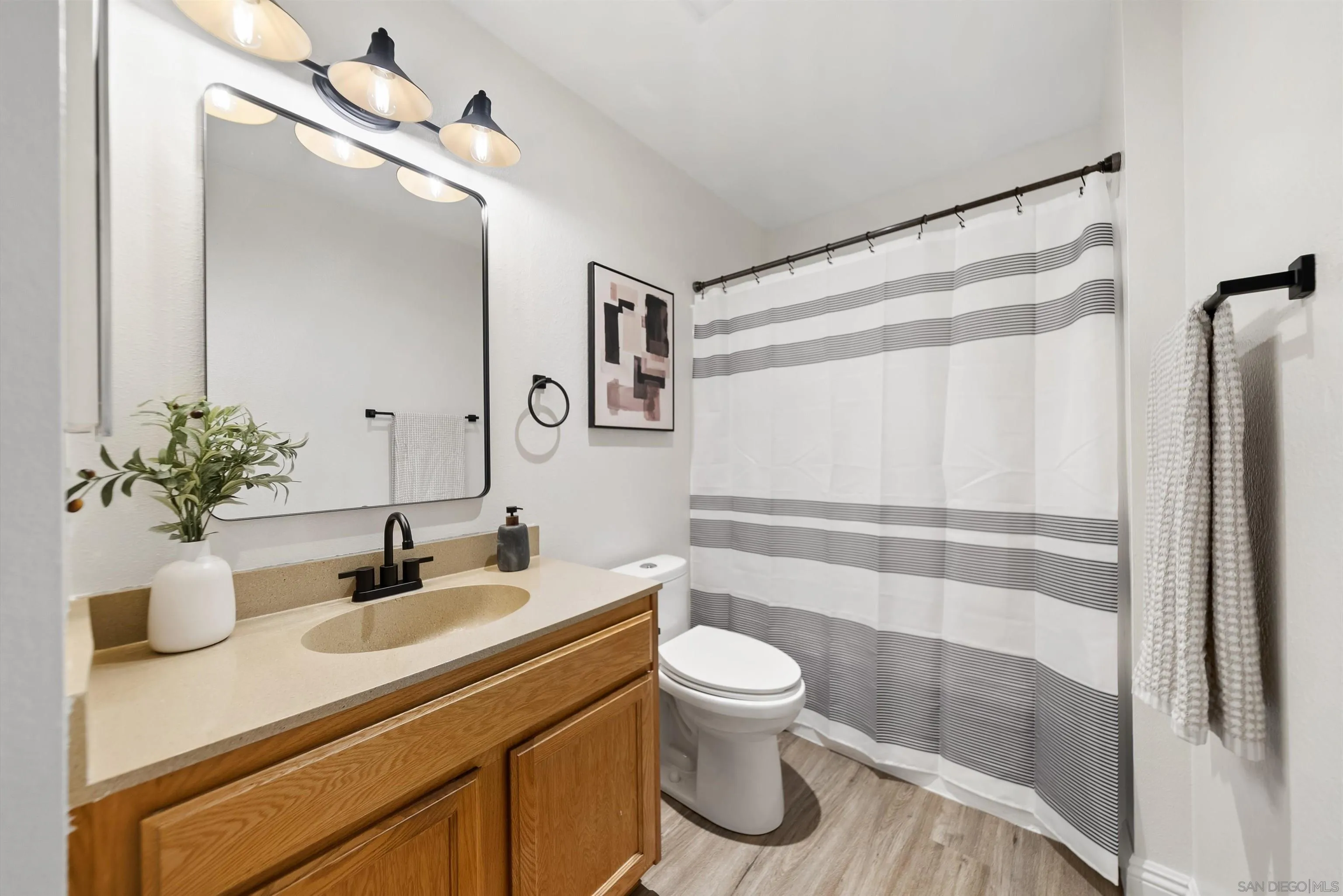 5922 Rancho Mission Road, Unit 74 San Diego, CA 92108 - Photo 10 of 43 Bathroom