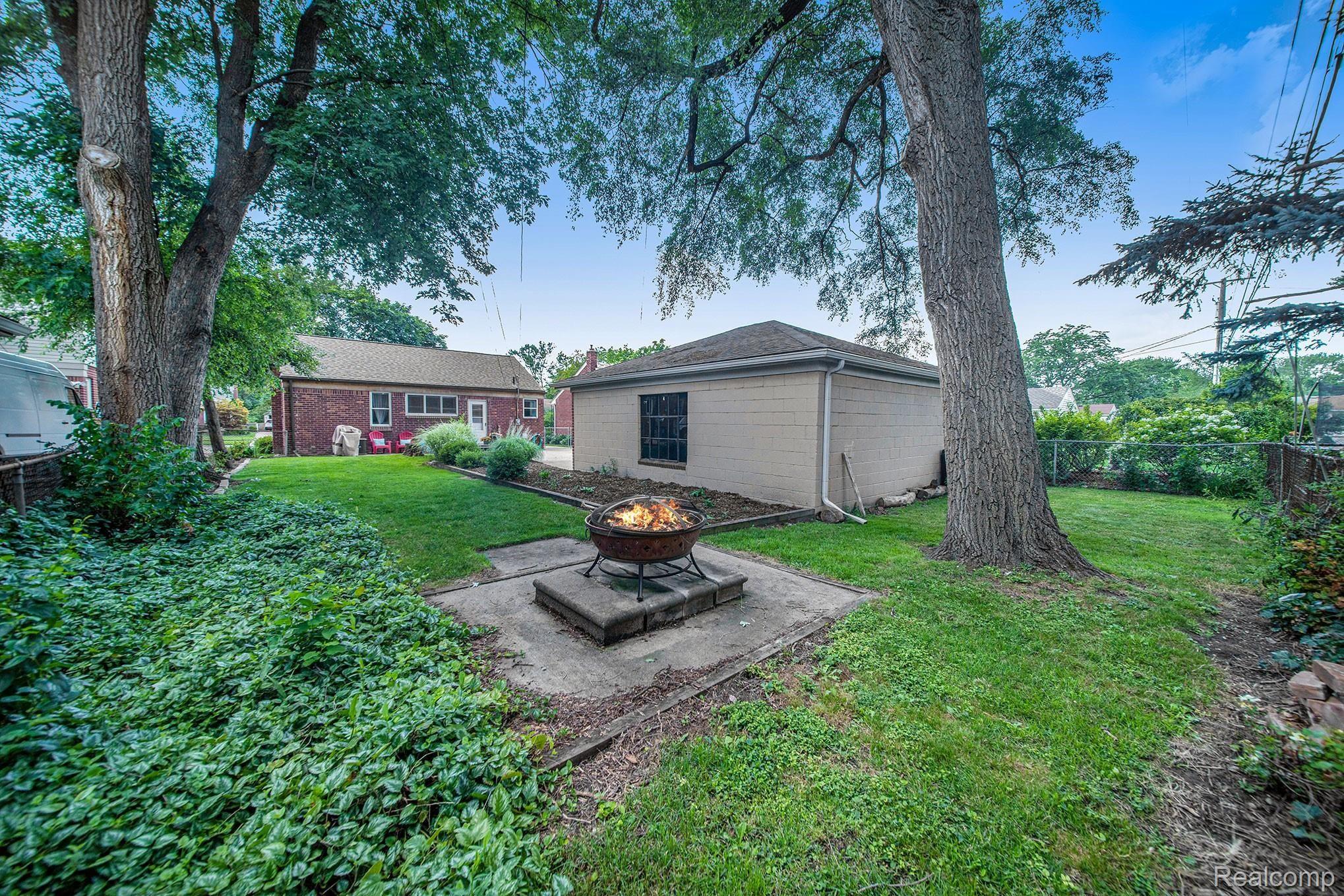 112 Normandy Road Royal Oak, MI 48073 - Photo 26 of 28 112-Normandy_41.jpg