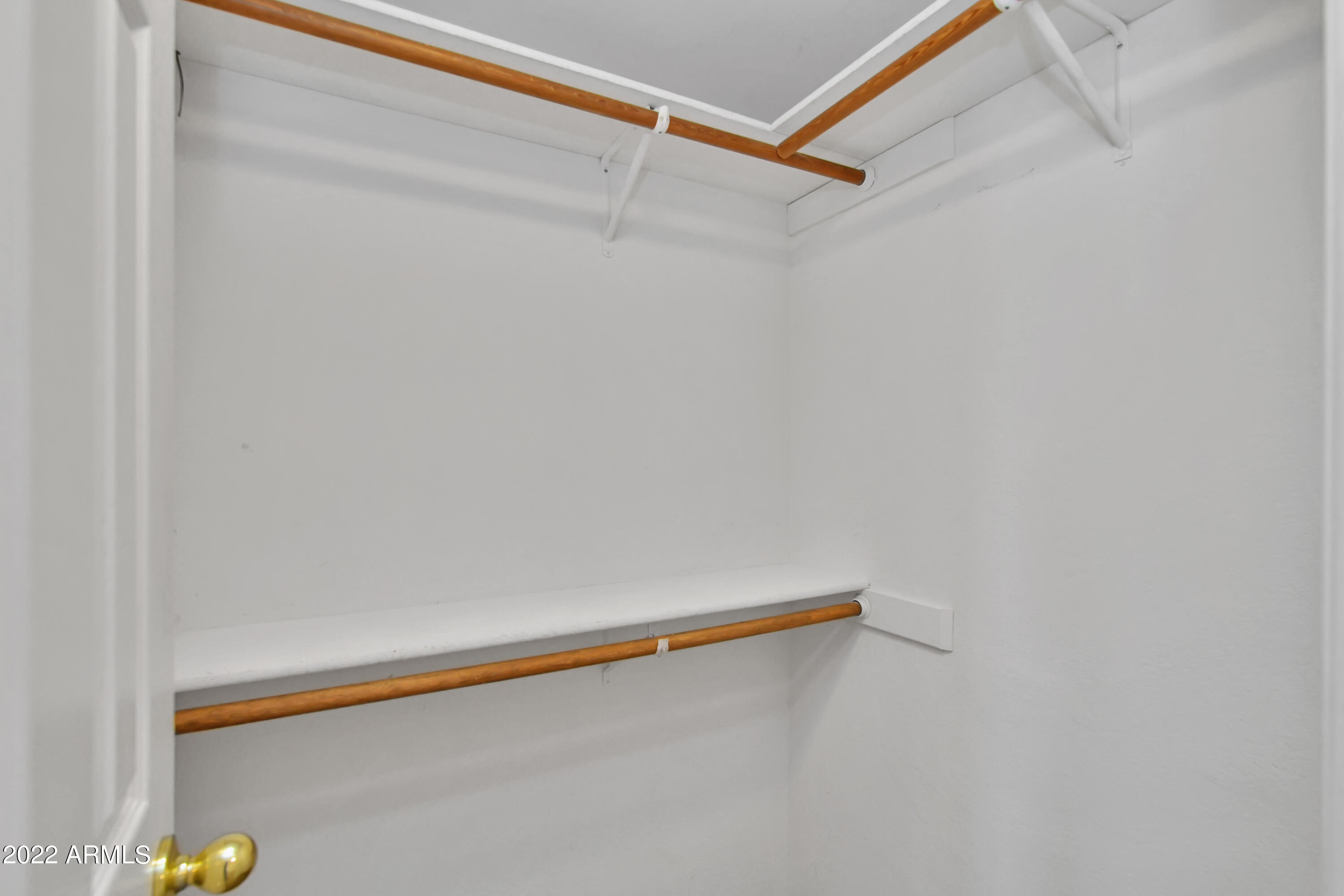 12225 East Obsidian Loop Road Dewey, AZ 86327 - Photo 23 of 39 17 Walking closet