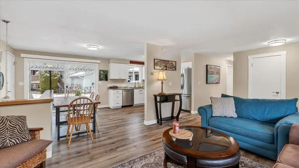 $325,000 | 815 East Beacon Avenue, Spokane, WA 99208