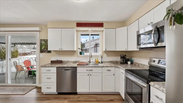 $325,000 | 815 East Beacon Avenue, Spokane, WA 99208