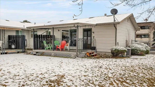 $325,000 | 815 East Beacon Avenue, Spokane, WA 99208