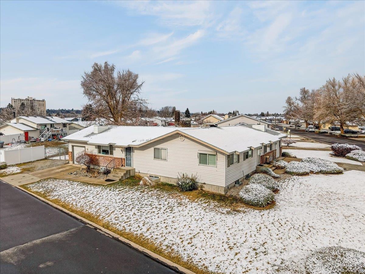 815 East Beacon Avenue Spokane, WA 99208 - Photo 4 of 42