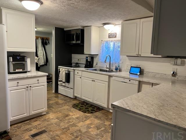 3997 South Leatherwood Road Bedford, IN 47421 - Photo 11 of 34 Gallery Image 11