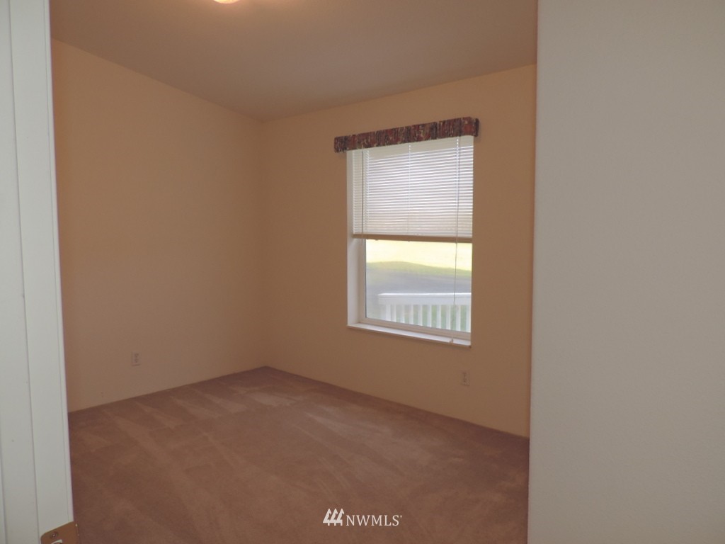 180 A Roth Road Winlock, WA 98596 - Photo 5 of 23