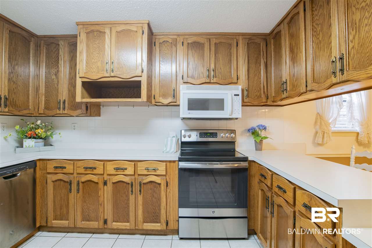 3311 Lacoste Road Mobile, AL 36618 - Photo 7 of 30