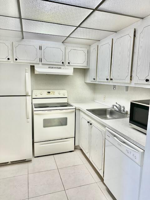 55 Fanshaw Drive Boca Raton, FL 33434 - Photo 3 of 31 Kitchen