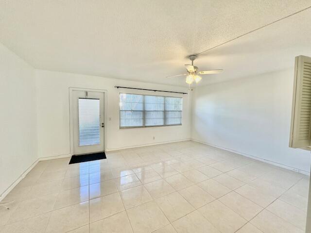 55 Fanshaw Drive Boca Raton, FL 33434 - Photo 5 of 31 Living Area