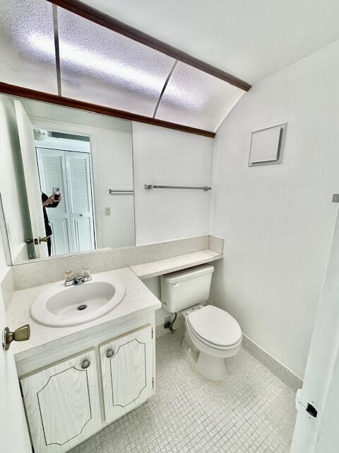 55 Fanshaw Drive Boca Raton, FL 33434 - Photo 7 of 31 1/2 Bathroom