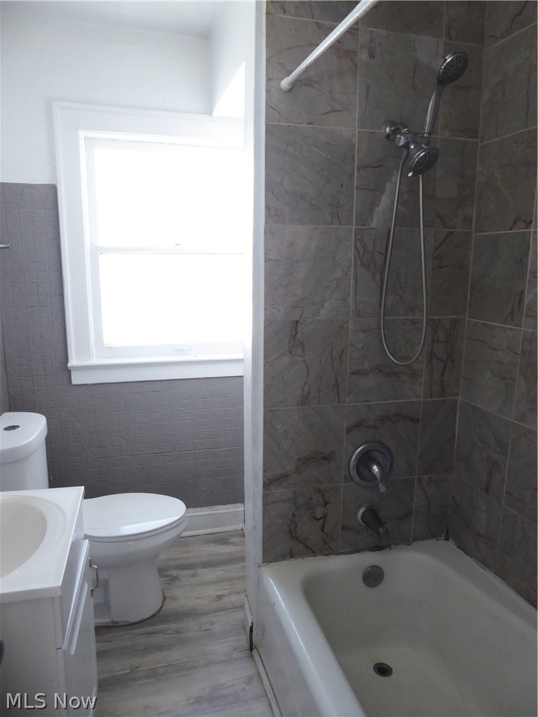 2179 Edgewood Road Cleveland, OH 44118 - Photo 22 of 41