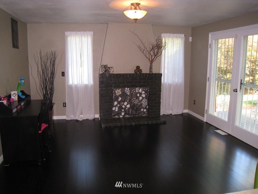 1123 South 27th Place Renton, WA 98055 - Photo 8 of 15