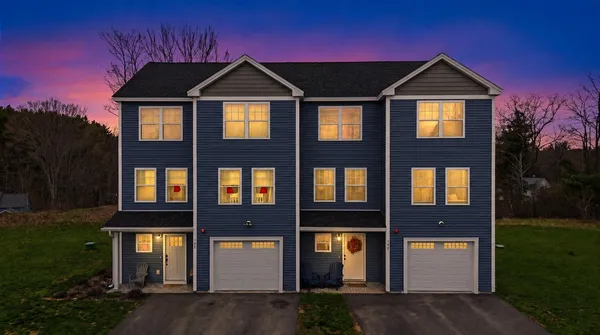 $490,000 | 19 Biggs Avenue, Unit A, Epping, NH 03042