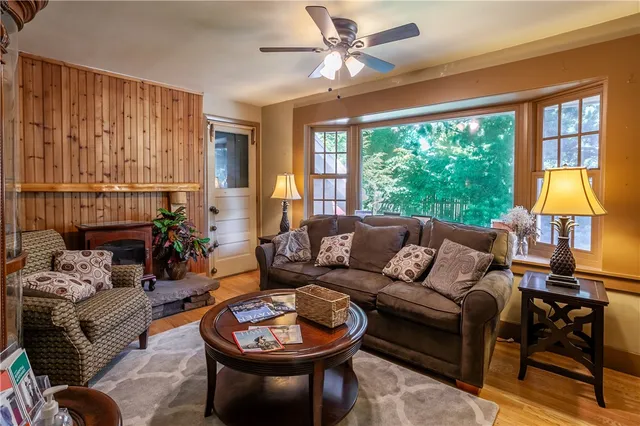 $1,400 | 590 Titus Avenue, Irondequoit, NY 14617