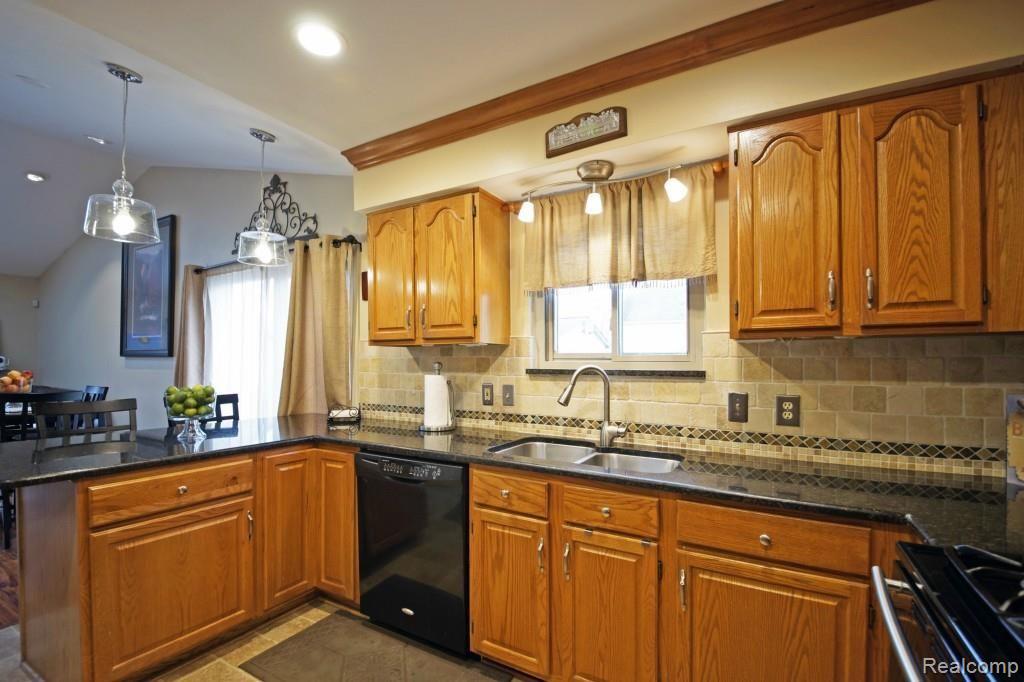 236 North Willard Road Canton, MI 48187 - Photo 5 of 20 UPDATED GRANITE KITCHEN