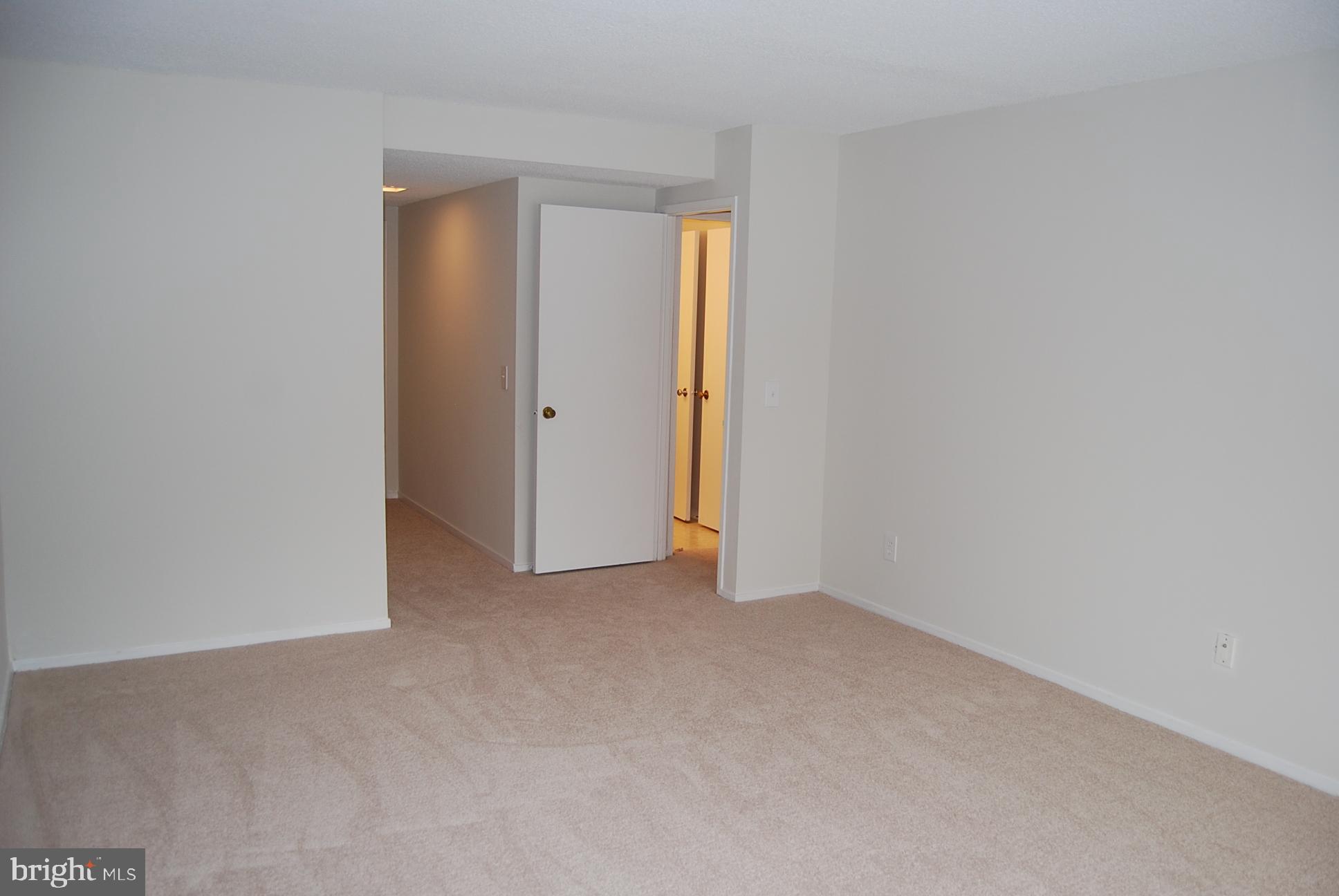 6101 Edsall Road, Unit 401 Alexandria, VA 22304 - Photo 11 of 32 Master Bedroom