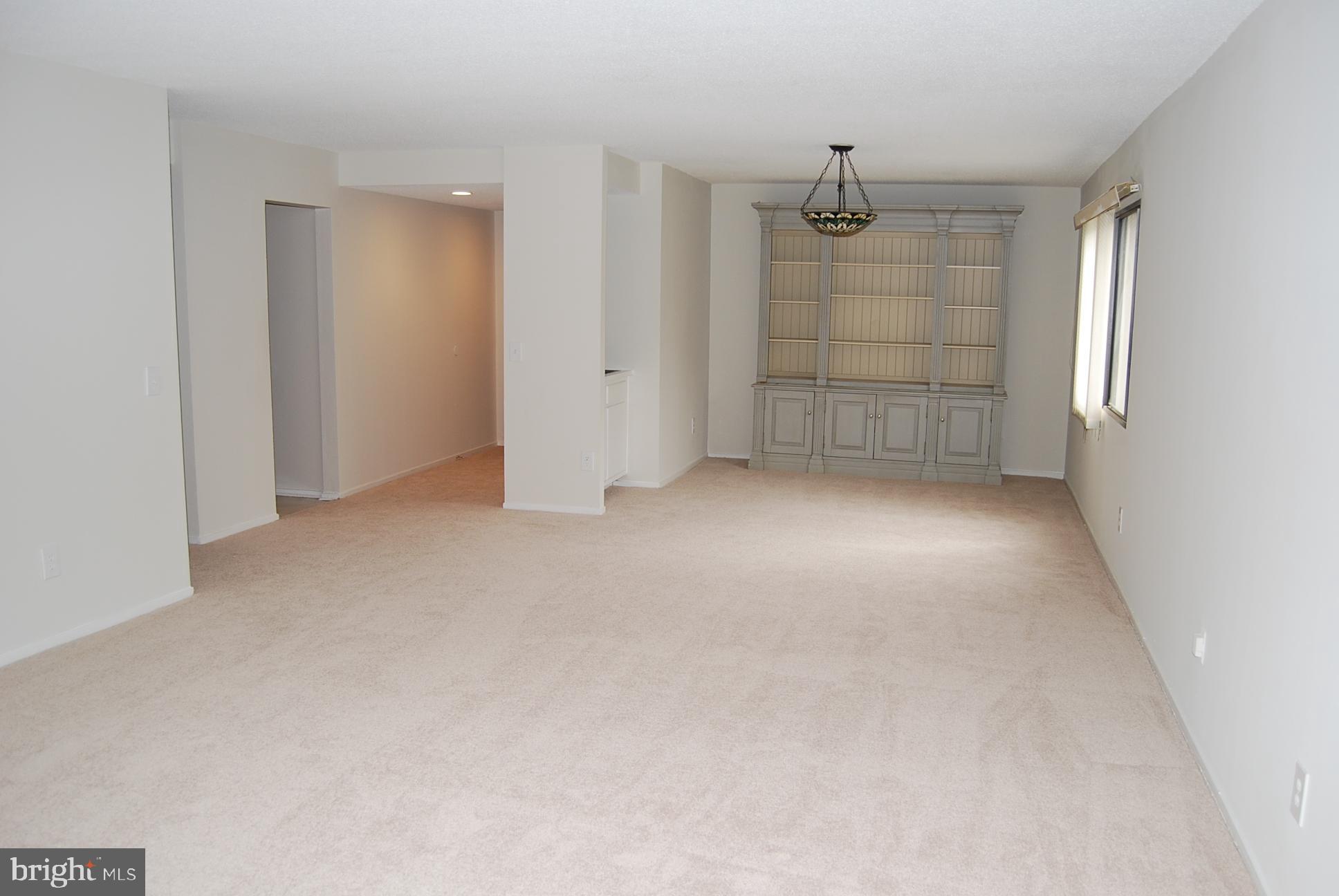 6101 Edsall Road, Unit 401 Alexandria, VA 22304 - Photo 4 of 32 Dining Room