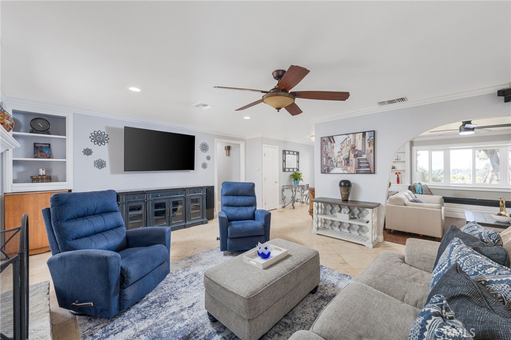 15510 Surrey Court Riverside, CA 92506 - Photo 8 of 61