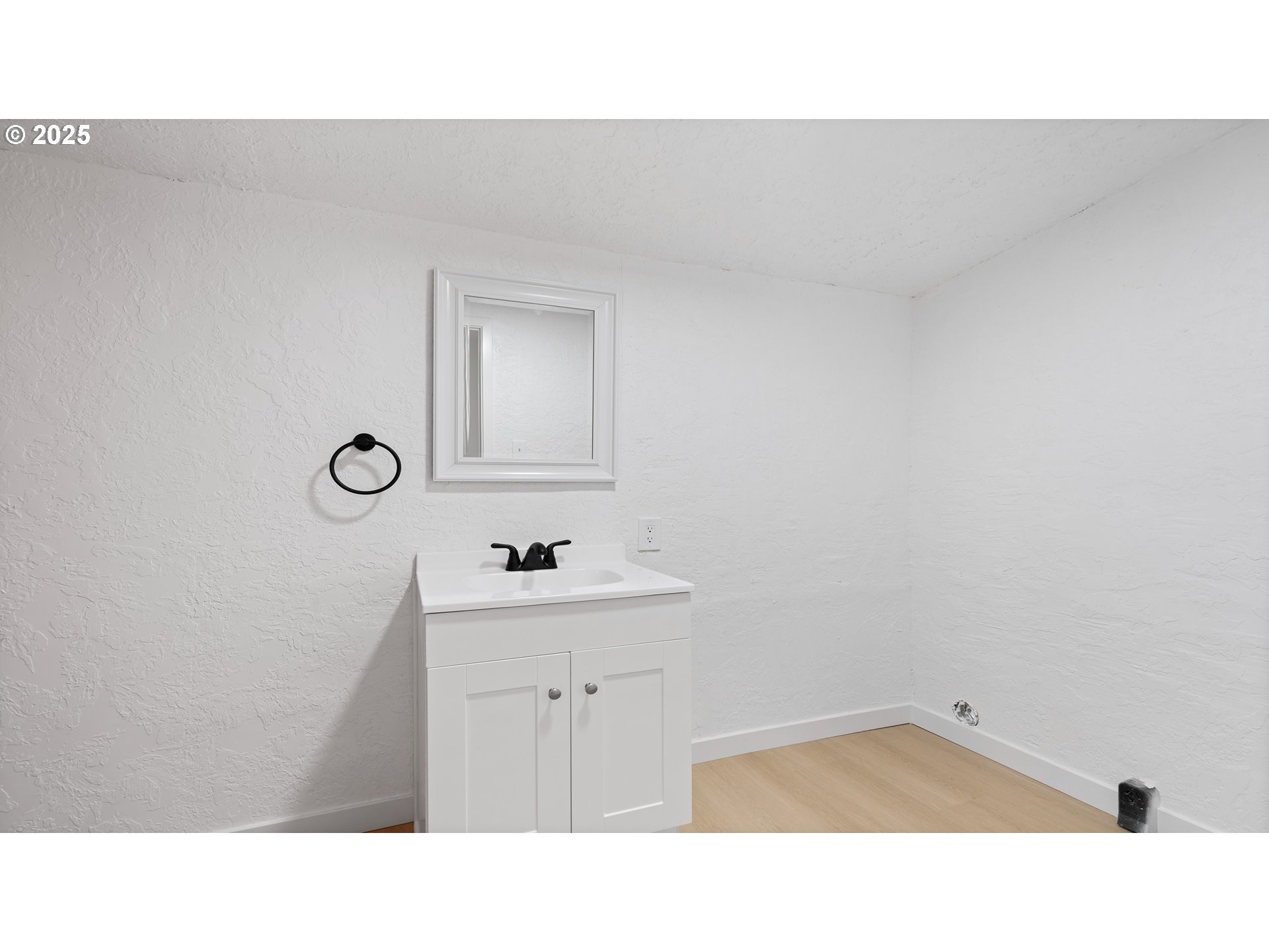 128 West Holley Road Sweet Home, OR 97386 - Photo 13 of 33