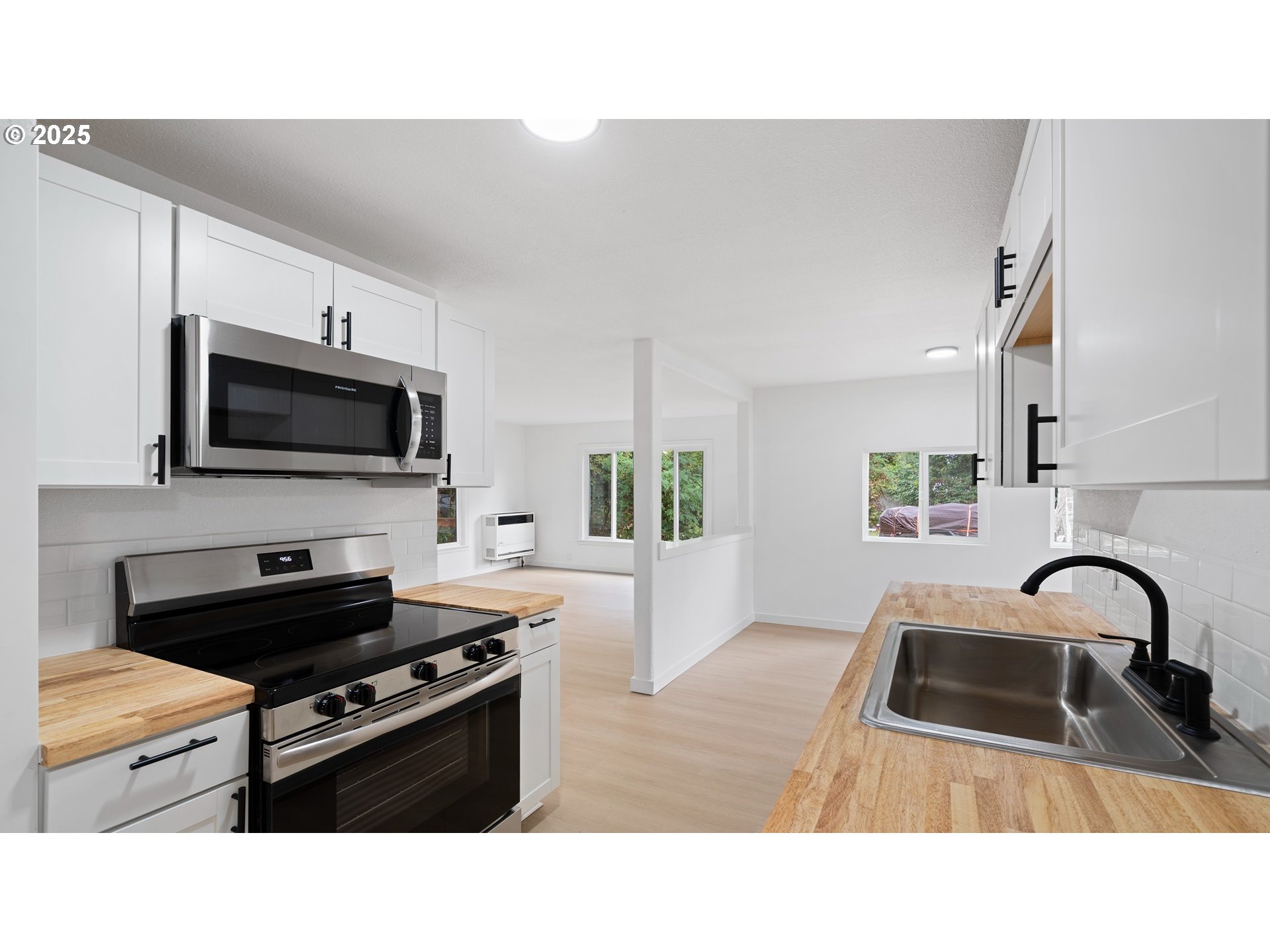 128 West Holley Road Sweet Home, OR 97386 - Photo 2 of 33