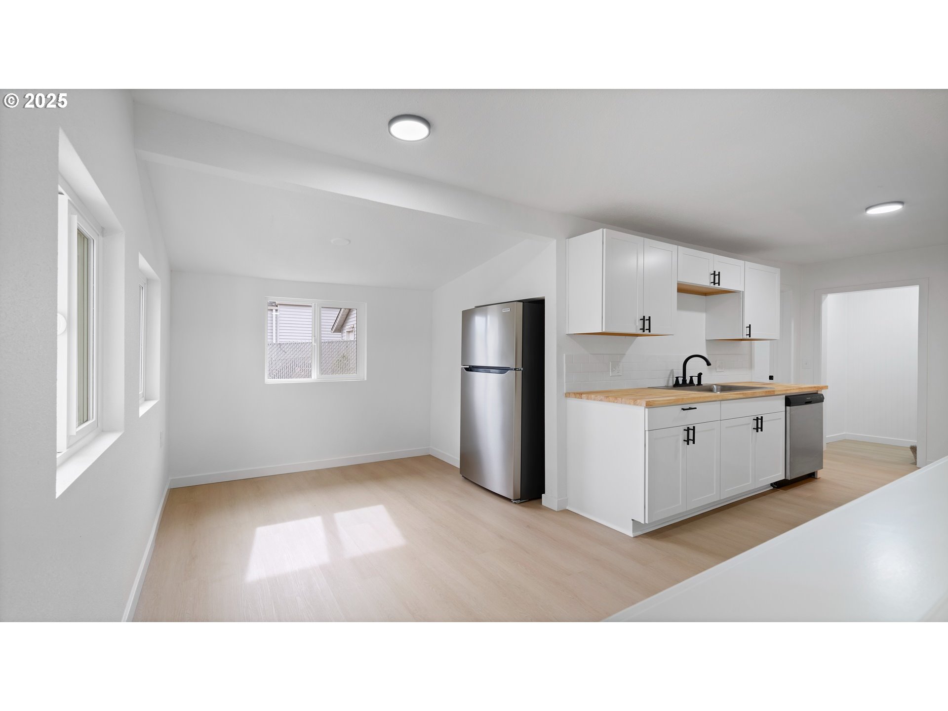 128 West Holley Road Sweet Home, OR 97386 - Photo 5 of 33