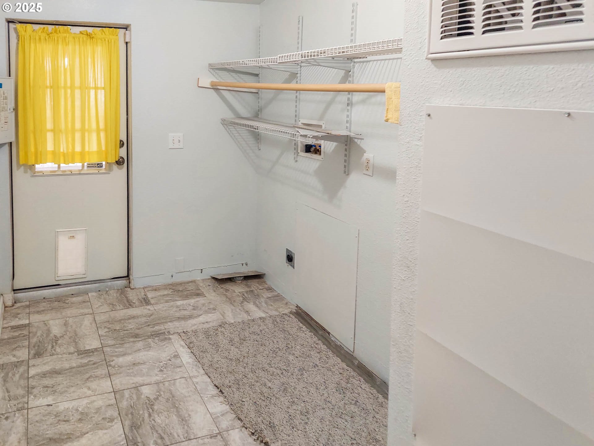 210 Northwest Timothy Avenue Winston, OR 97496 - Photo 25 of 38 a view of a bathroom with a shower