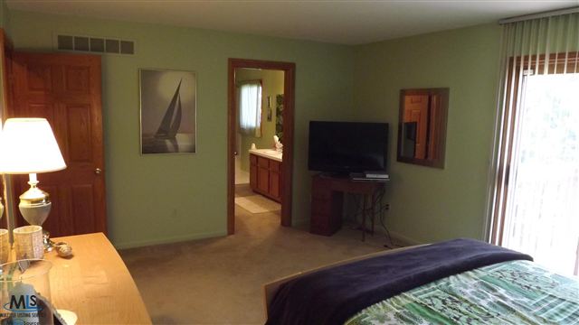 2223 Rochelle Park Drive Rochester, MI 48309 - Photo 9 of 12 Master Bedroom 2