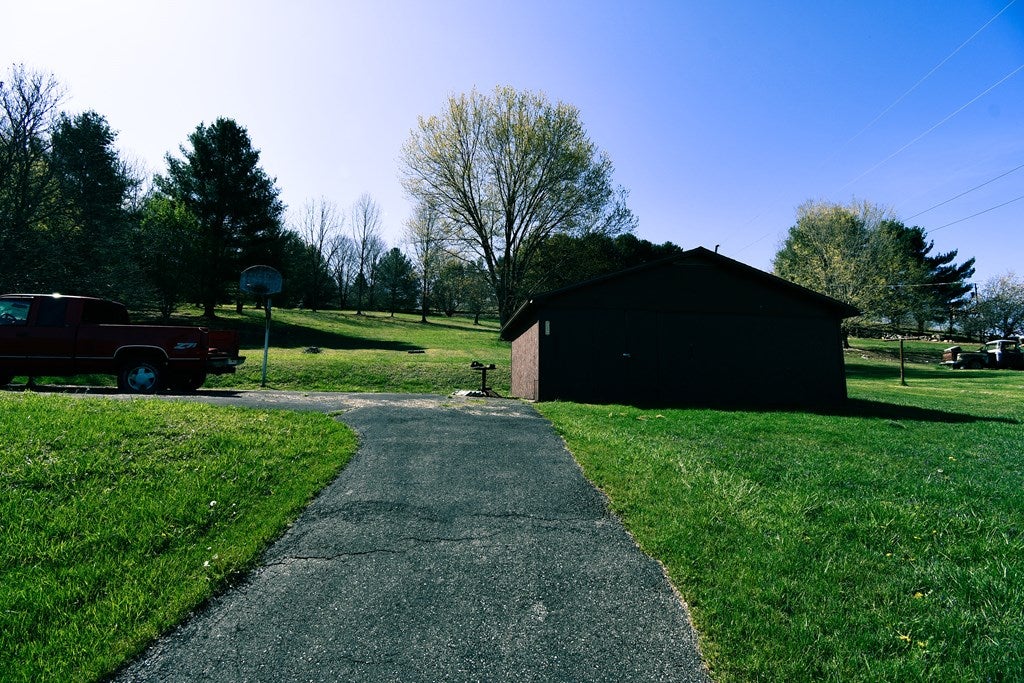 153 College Estates Road Cedar Bluff, VA 24609 - Photo 8 of 38 Gallery Image 8