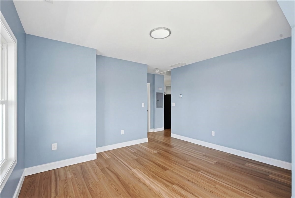 26 Bay Street, Unit 2 Hull, MA 02045 - Photo 11 of 21