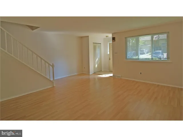 a black and white photo of a room