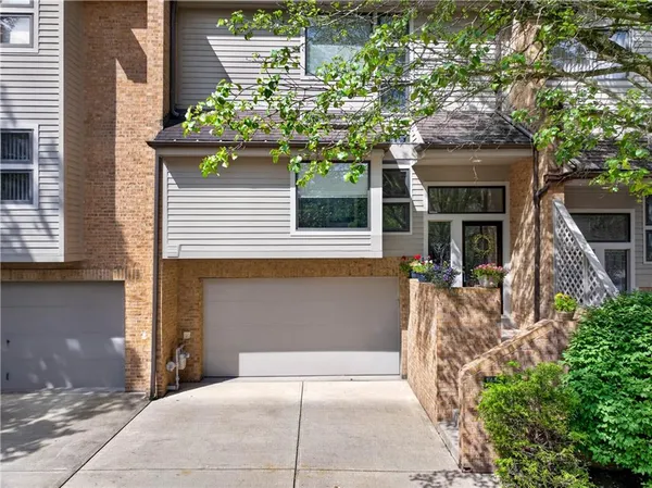 $385,000 | 1420 Towne Square Drive, Allison Park, PA 15101