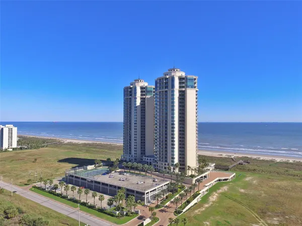$12,000 | 801 East Beach Drive, Unit TW2704, Galveston, TX 77550