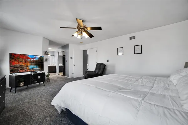 $475,000 | 711 Blossom Court, Oswego, IL 60543