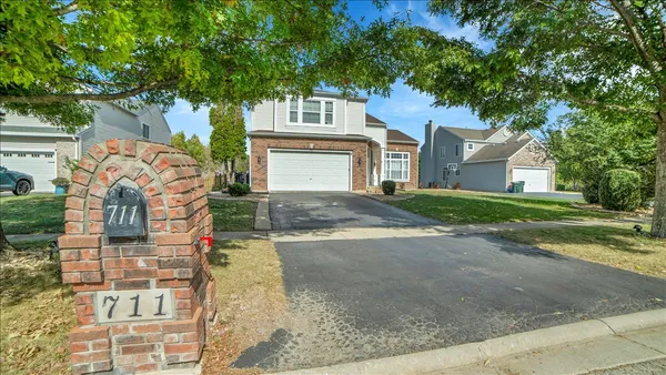 $475,000 | 711 Blossom Court, Oswego, IL 60543