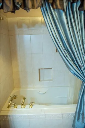 $315,000 | 19001 Sunrise Drive, Belton, MO 64012