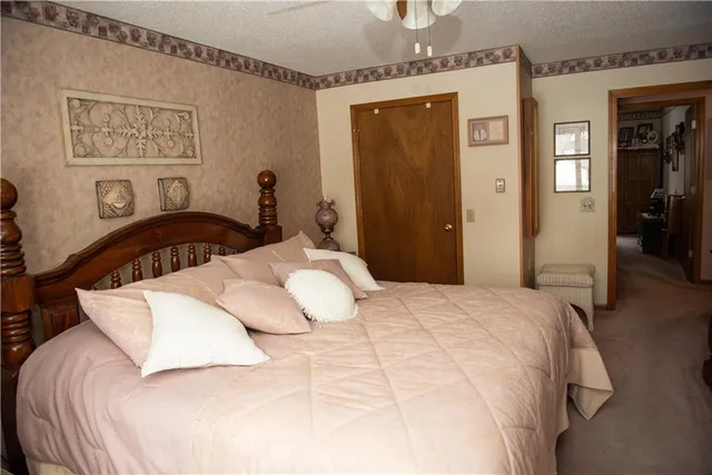 $335,000 | 19001 Sunrise Drive, Belton, MO 64012