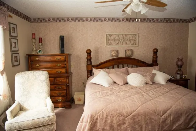 $335,000 | 19001 Sunrise Drive, Belton, MO 64012