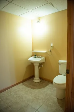 $315,000 | 19001 Sunrise Drive, Belton, MO 64012