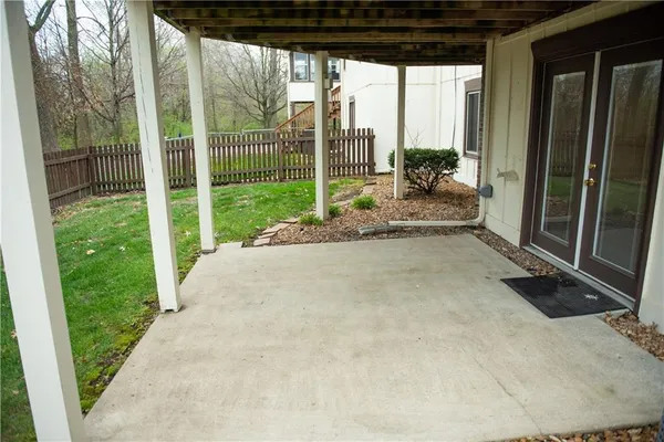 $315,000 | 19001 Sunrise Drive, Belton, MO 64012