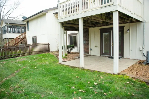 $315,000 | 19001 Sunrise Drive, Belton, MO 64012