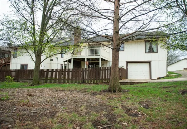 $315,000 | 19001 Sunrise Drive, Belton, MO 64012