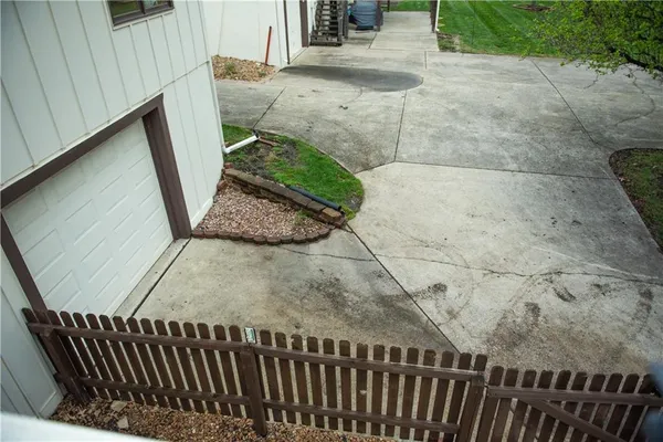 $315,000 | 19001 Sunrise Drive, Belton, MO 64012