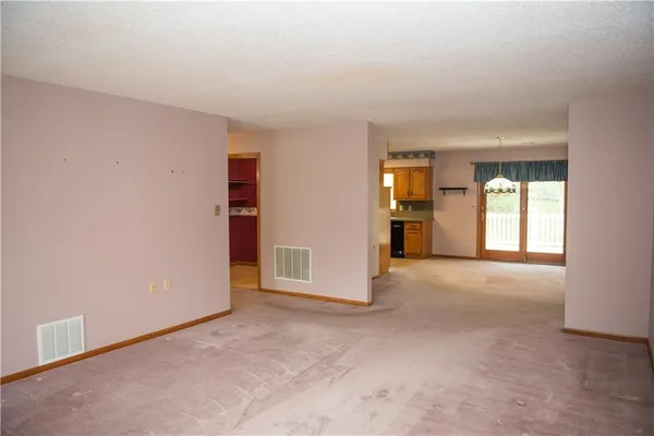 $315,000 | 19001 Sunrise Drive, Belton, MO 64012