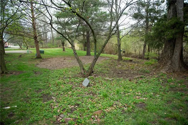 $315,000 | 19001 Sunrise Drive, Belton, MO 64012