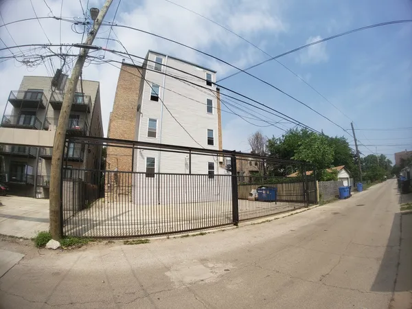$1,300 | 6527 South Kimbark Avenue, Unit 1, Chicago, IL 60637