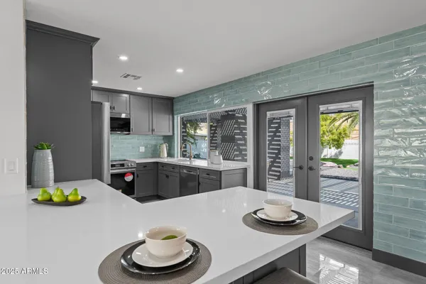 $845,000 | 2818 East Malapai Drive, Phoenix, AZ 85028