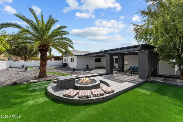 $845,000 | 2818 East Malapai Drive, Phoenix, AZ 85028