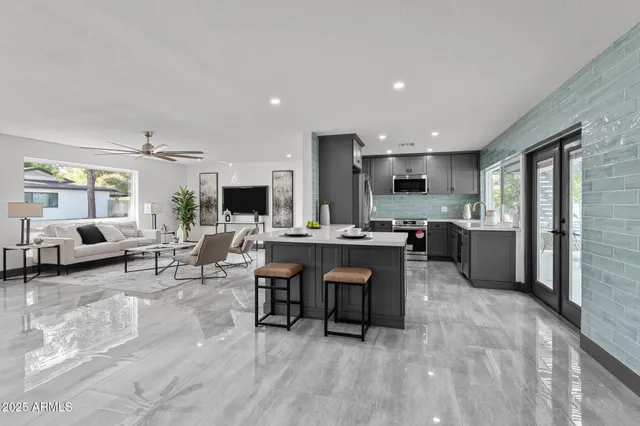 $860,000 | 2818 East Malapai Drive, Phoenix, AZ 85028